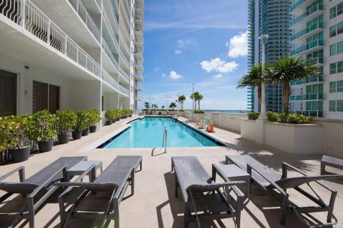 Superb unit, centrally located with parking in Miami, USA