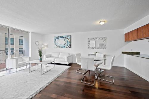Superb unit, centrally located with parking in Miami, USA