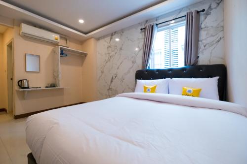 Double Room image 3