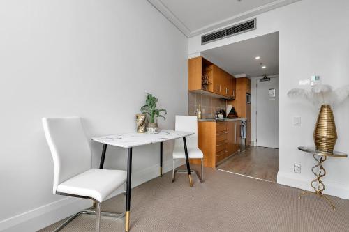 The Golden Hour Penthouse, Auckland (photo 9)