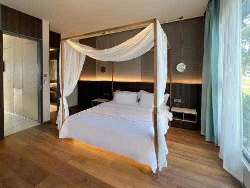Two-Bedroom Villa image 7