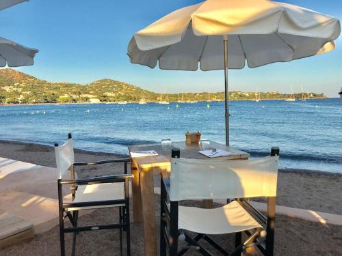 Restaurant, AGAY, Cap Esterel, magnifique vue mer panoramique et Esterel, terrasse, piscines, parking, dernier e in Saint-Raphael