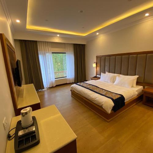 Junior Suite with Balcony room in Hotel Barath Ladakh