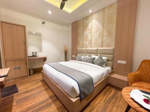 B&B Amritsar - Hotel Crown Savoy, Near Railway Station & GURU NANAK DEV UNIVERSITY - Bed and Breakfast Amritsar