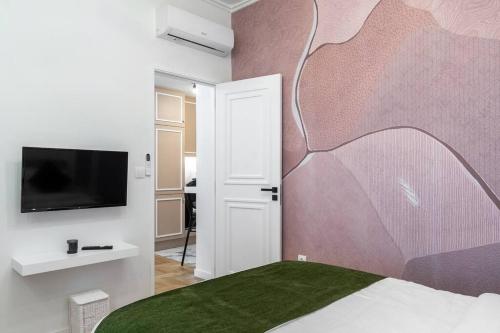 Lux 2 bedroom apt next to metro, Athens