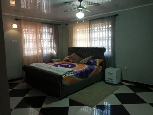 One-Bedroom Apartment image 4