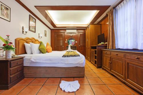 room detail thumbnail 1