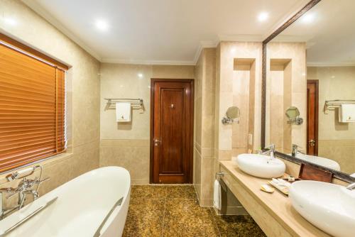 room detail thumbnail 2