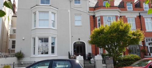 Modern 1 Bed Apartment In The Heart Of Llandudno