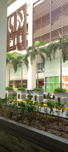 SLP Montecillo, Manila