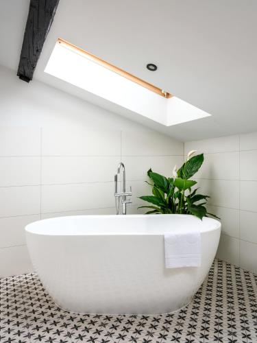 Old Market Residence Room Type - Deluxe Suite