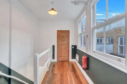 Picture of Stunning Shoreditch Loft Warehouse Style Apartment