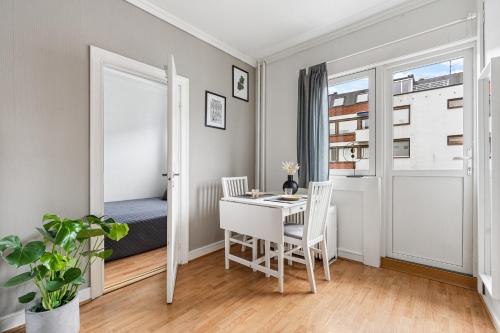 Small and cheap - 6 ppl - Super central - Balcony, Oslo (photo 4)