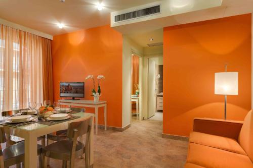 2 bedrooms, 3 beds