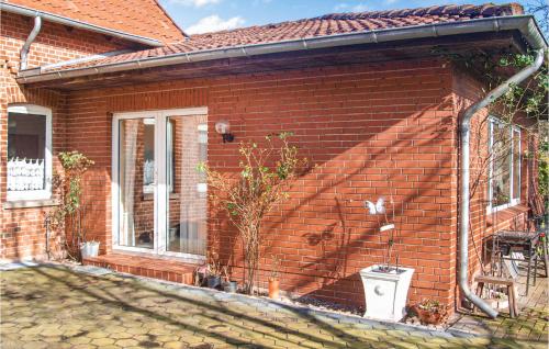 2 Bedroom Stunning Apartment In Winsen Aller
