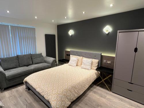 Pembrokeshire Holiday Accommodation Room Type - Standard Triple Studio
