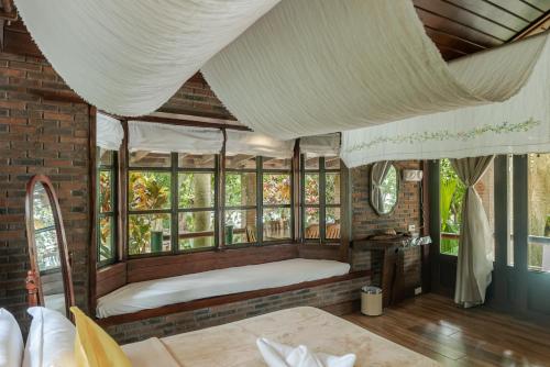 Chema's by the Sea Beach Resort in Babak District - Samal Island