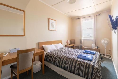 1 double bed
