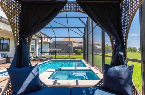 Welcome Club Cabana Pool Home - main image