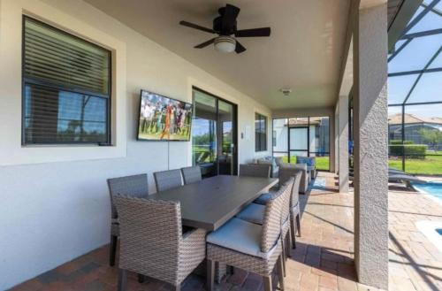 Welcome Club Cabana Pool Home - image 11