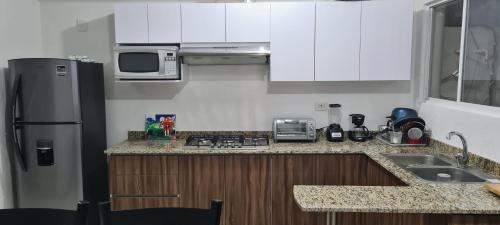 Casa Guerra en Maderos residencial -ideal para familias y viaje de trabajo, Cancún (Foto 3)