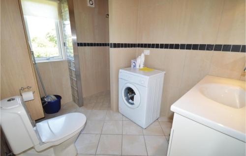  Stunning Home In Lundby With 2 Bedrooms And Wifi in Lundby Stationsby