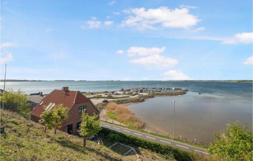  Gorgeous Home In Knebel With Kitchen, Ferienwohnung in Knebel