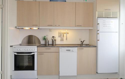 Kitchen, 2 Bedroom Lovely Apartment In Allinge in Allinge
