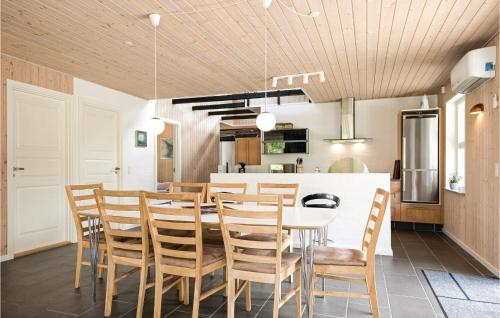 kök, Amazing Home In Hadsund With 3 Bedrooms, Sauna And Wifi in Hadsund