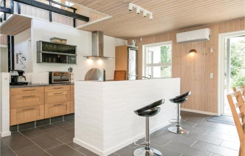 kök, Amazing Home In Hadsund With 3 Bedrooms, Sauna And Wifi in Hadsund