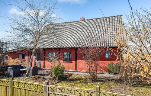  Stunning Home In stermarie With 2 Bedrooms And Wifi, Unterkunft in Østermarie