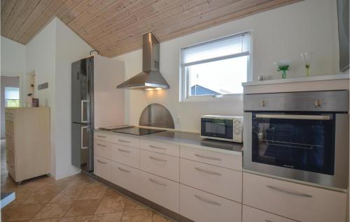 Nice Home In Ebeltoft With Kitchen