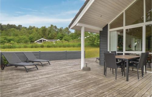 Nice Home In Ebeltoft With Kitchen