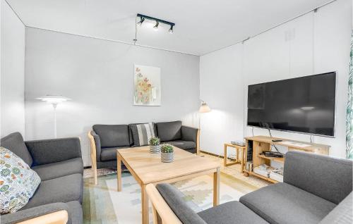  Awesome Home In Bredebro With 5 Bedrooms And Wifi in Bådsbøl-Ballum