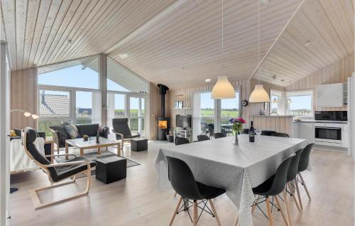  Stunning Home In Haderslev With Wifi in Flovt