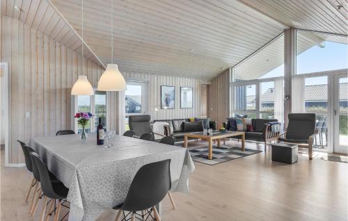  Stunning Home In Haderslev With Wifi in Flovt