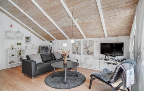  Pet Friendly Home In Oksbøl With Wifi in Oksbøl