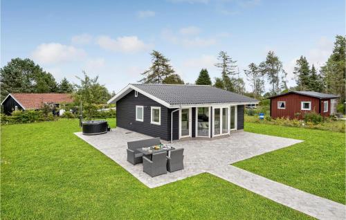  Nice Home In Bog By With Wifi And 4 Bedrooms in Bogø By
