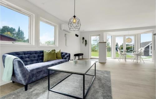  Nice Home In Bog By With Wifi And 4 Bedrooms in Bogø By
