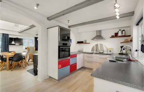 Lovely Home In Vils With Kitchen
