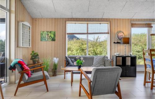  Amazing Home In Glesborg With Kitchen in Glesborg