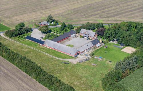  Stunning Home In Roslev With Sauna, 9 Bedrooms And Wifi, Unterkunft in Roslev