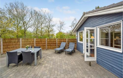 Exterior view, Holiday Home Ildervej Yellow in Skuldbol