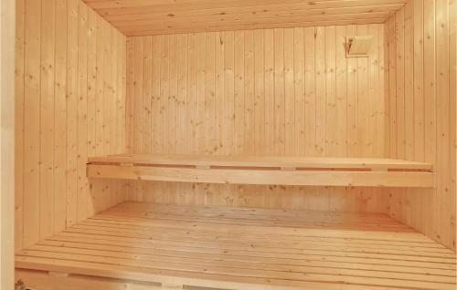 Nice Home In Nrre Nebel With Sauna