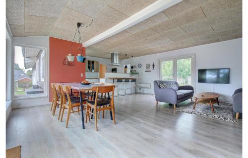  Cozy Home In Græsted With Wifi in Græsted