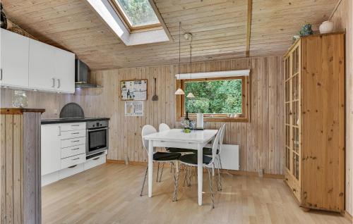 Konyha, Paradiset in Stoense Udflyttere