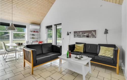  One-Bedroom Holiday Home In Dragor in Dragør