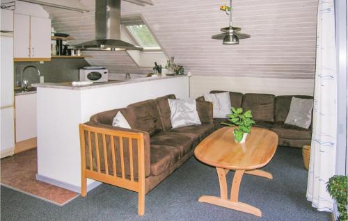 Lovely Home In Tranekær With Wifi in Hou