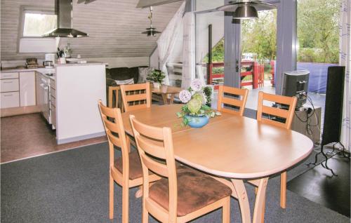  Lovely Home In Tranekær With Wifi in Hou
