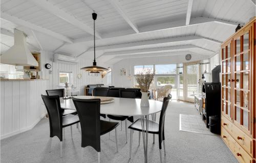 Beautiful Home In Hejls With Kitchen